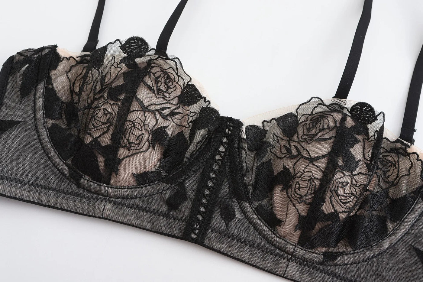 Conjunto de lencería con bordado de rosas Ruby-Diabolique.es