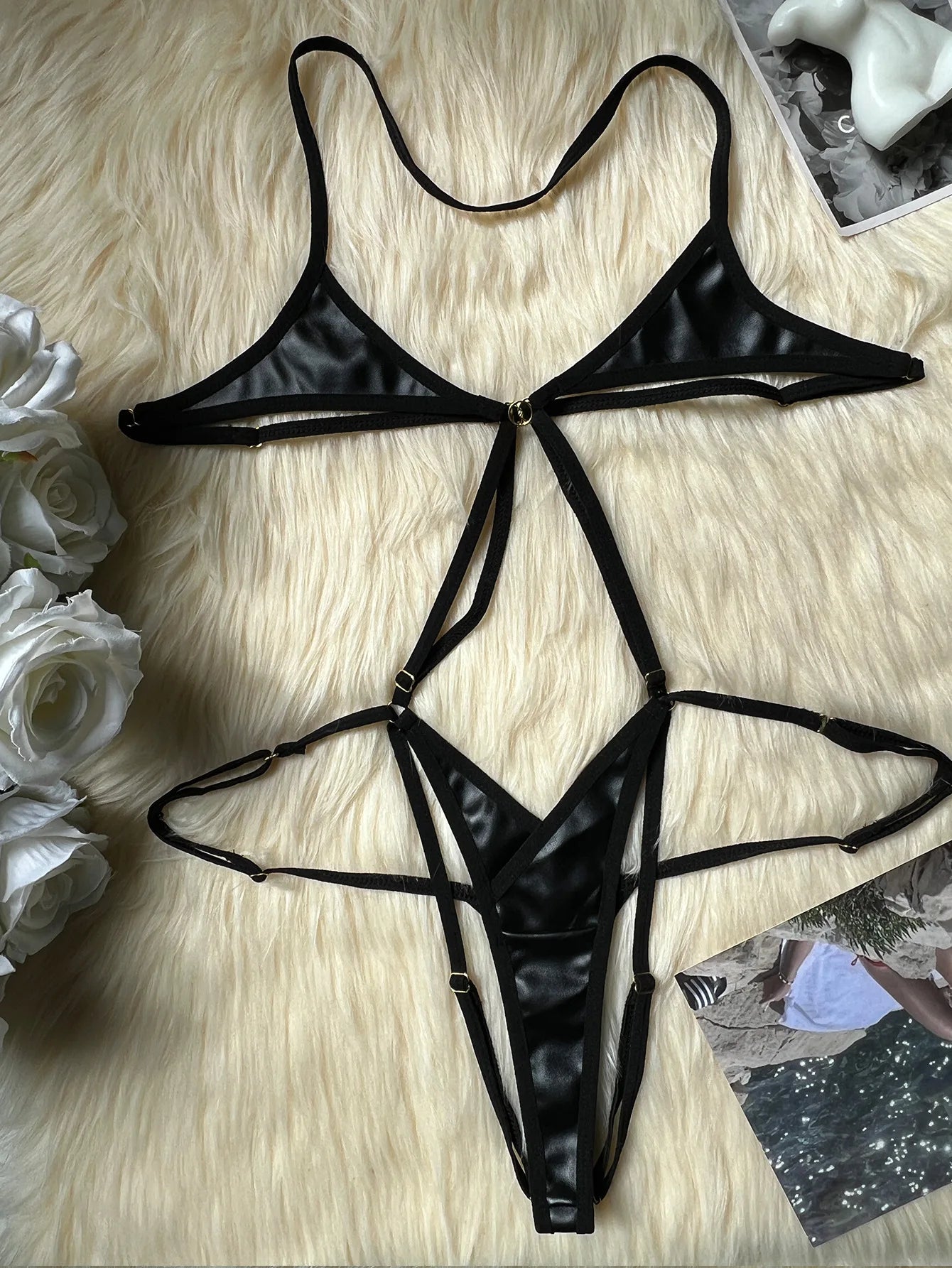 Body descubierto con tiras