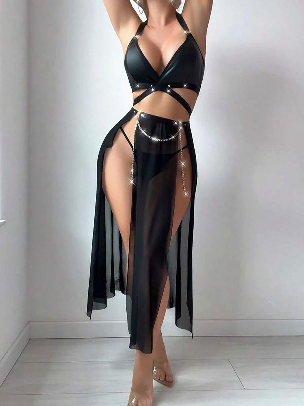 Conjunto de lencería con falda maxi y cadenas Ava