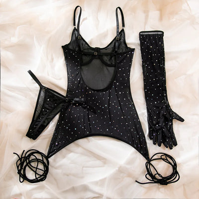 Vestido de malla con guantes y ribete brillante