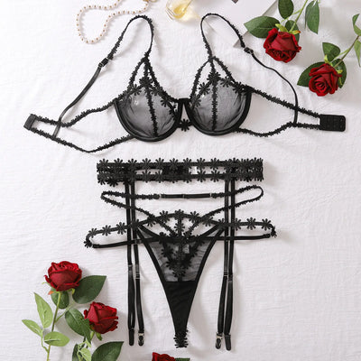 Conjunto de lencería con bordado de flores Cassandra