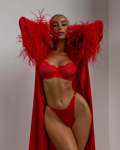Conjunto de lencería con encaje y minifalda Brianna