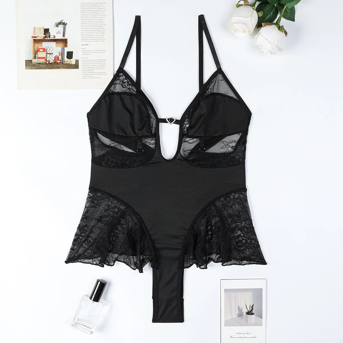 Body con ribete de encaje y volantes