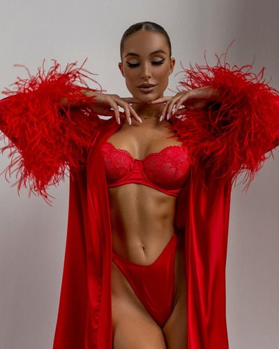 Conjunto de lencería con encaje y minifalda Brianna