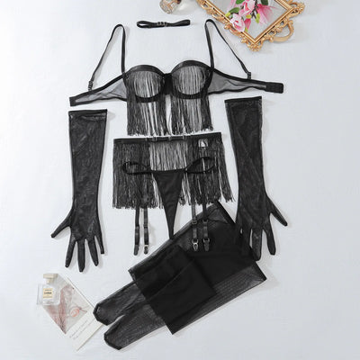Conjunto de lencería con ribete de flecos y medias Evie